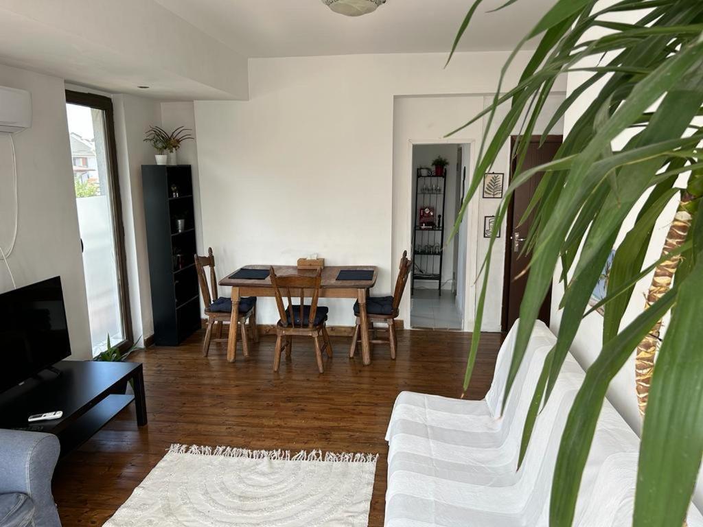 Lovely Apartment In Villa In Bucureşti Exterior foto